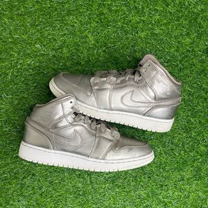 Air Jordan 1 Mid Sepia Stone Size Women’s 7